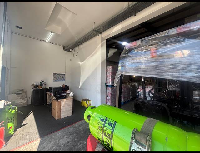 451M² WAREHOUSE TO LET IN MAITLAND